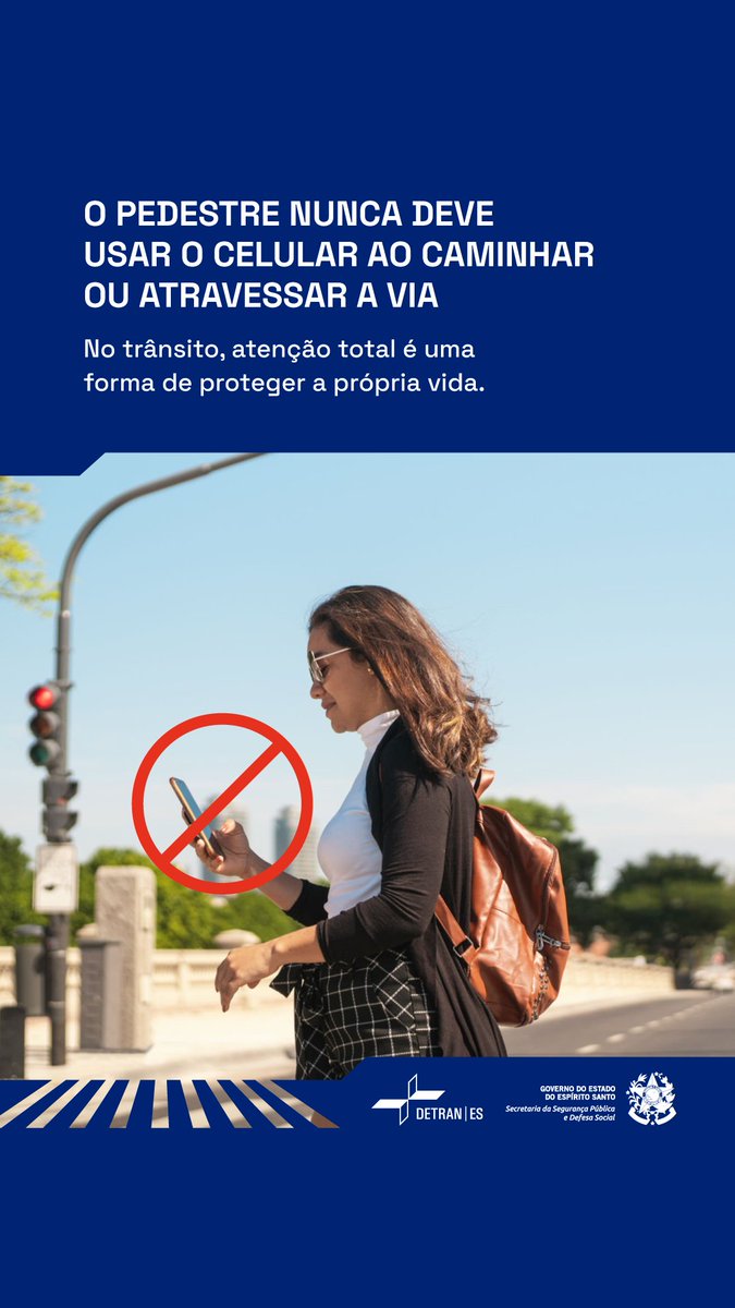 Pedestre é o mais vulnerável no trânsito.
Atravessar na faixa e evitar o celular fazem a diferença.
#TrânsitoSeguro #PedestreAtento #DetranES