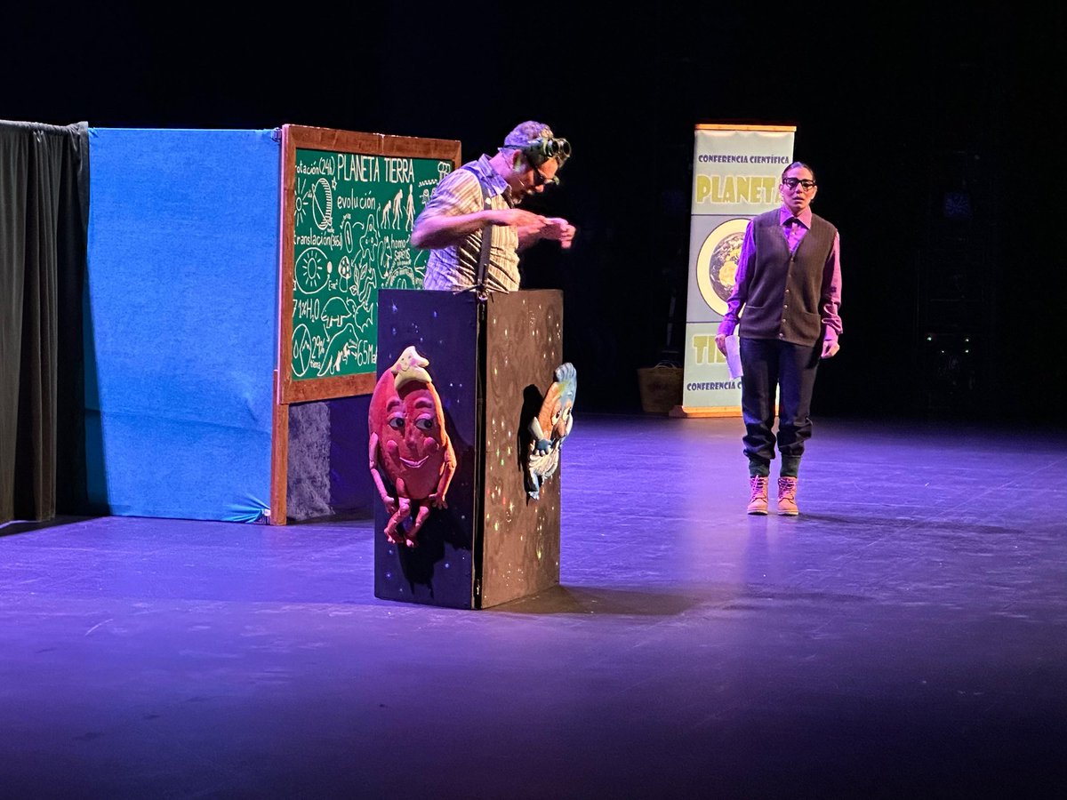 🤲🏻 La concejal de Talento Joven y Espacios Públicos, <a href="/Sofialbg/">Sofía López-Briones</a>, ha asistido esta mañana a la representación teatral "Planeta Tierra" de Manos Unidas, junto a centenares de niños de distintos centros educativos de Murcia.

📍 Teatro Circo