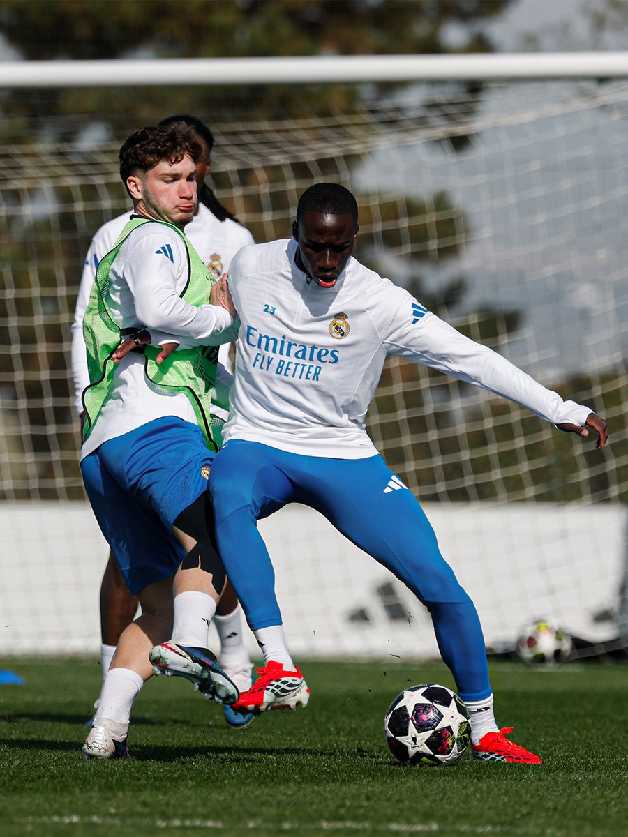 🇫🇷 <a href="/Camavinga/">Eduardo Camavinga</a>
🇫🇷 <a href="/ferland_mendy/">Ferland Mendy</a>