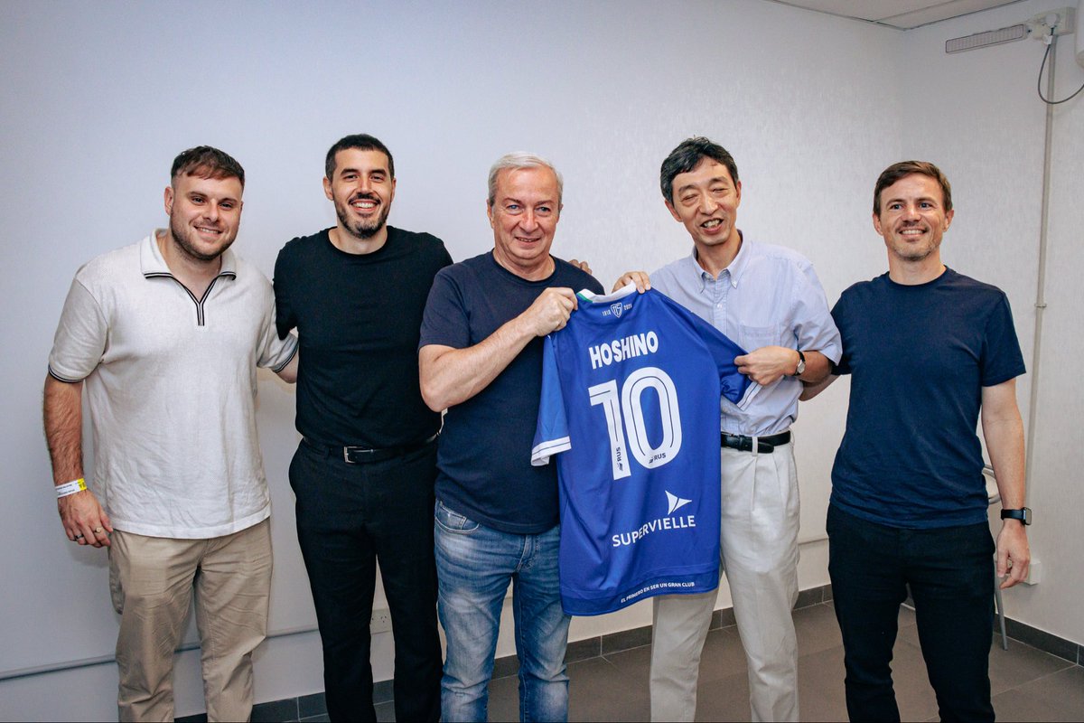 🇦🇷🇯🇵 De Japón a Liniers, una amistad con historia.
Recibimos al Embajador de Japón en Argentina , HOSHINO Yoshitaka.
Nuestras hazañas nos unieron con la Tierra del Sol Naciente y hoy #Vélez sigue honrando ese lazo de respeto y hermandad.
¡Gracias por visitarnos! 🤝