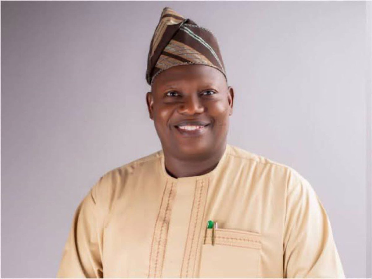 Hon_Jesugbemi's tweet photo. “The majority of the Ibadan zone is in darkness. Despite the fact that we have our own son serving as the Minister of Power, many areas in Ibadan have been without electricity for the past three months some for as long as six months.

Oluyole, which is known as an industrial hub, has large parts that have been left without power. In Apete, some communities have not seen light for over three months. People are now selling their homes because they can no longer cope.

Owode Academy - Olomi has no electricity. How long will our people continue to suffer in silence?”

— Hon. Olalere Dawood, Ibadan North West State Constituency.