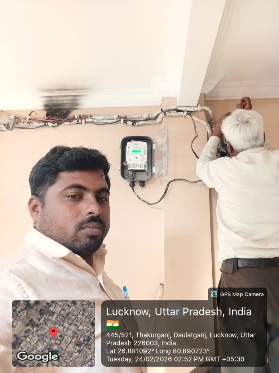 EEMeterLCZ's tweet photo. आज दिनांक 24.02.2026 को  लखनऊ मध्य क्षेत्र, लखनऊ स्थित ठाकुरगंज क्षेत्र के अंतर्गत उपभोक्ता श्री सर्वजीत वर्मा जी के आवास पर निर्गत LMV-10 विद्युत संयोजन पर स्मार्ट मीटर स्थापित कराया गया। @Mvvnlcisgomti2 @SEEUDCIII3 https://t.co/XRb4hsuHL9