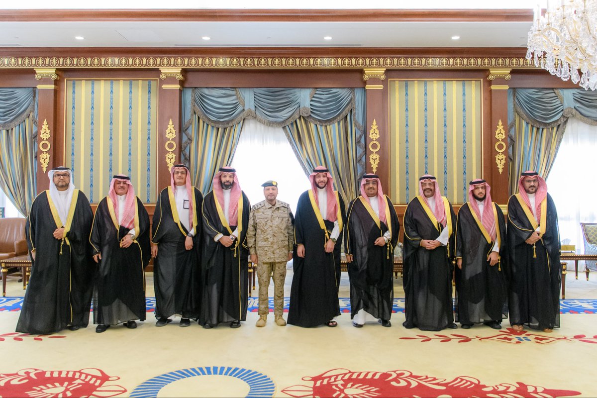 imarat_almadina's tweet photo. سمو نائب أمير منطقة #المدينة_المنورة #سعود_بن_نهار يستقبل قيادات المنظومة الصحية بالمنطقة، ويطّلع على أبرز منجزاتها ومؤشرات الأداء وخططها التطويرية الرامية إلى رفع جودة وكفاءة الخدمات المقدّمة. https://t.co/9cIKMXoykm