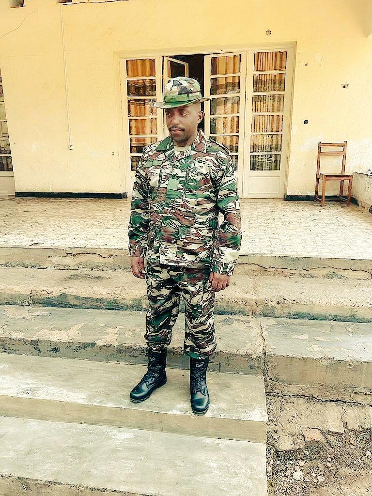 Nyamuhombeza's tweet photo. 🤔🫵#COL_WILLY_NGOMA, #COL_GACHERI ET 7 AUTRES BANDITS ONT ÉTÉ MAÎTRISÉS PAR DES FRAPPES D'UN DRONE INCONNU CAR #LAWRENCE_KANYUKA DANS LA VIDÉO CI DESSOUS AVAIT DÉCLARÉ AVOIR DÉTRUIT LES DRONES CONGOLAIS QUI LES ATTAQUAIT À PARTIR DE L'AÉROPORT DE #BANGOKA_KISANGANI🇨🇩 QU'ILS AVAIENT ENDOMMAGÉ AUSSI...

D'OÙ EST VENU CE DRONE??
REST IN HELL #WILLY_NGOMA🤔🤔🤔🫵🫵🫵🫵👇👇👇
