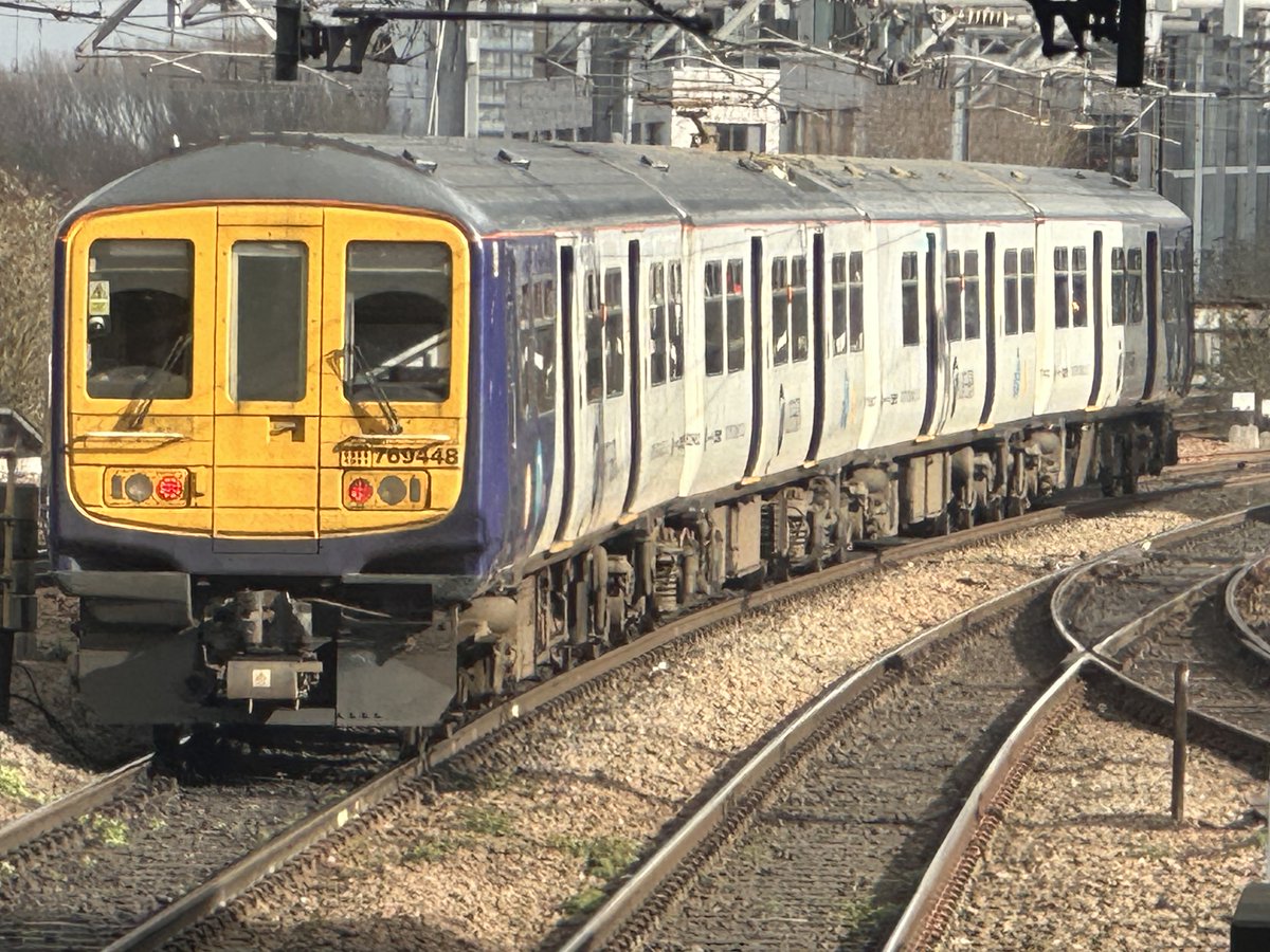 pacorrie's tweet image. 2W50. 10:30 Southport Stalybridge glides up the start of Miles Platting Bank in a luck patch of sun , no need for the banking loco 25058 to assist 😂#class769 #northern #manchester #trainspotting