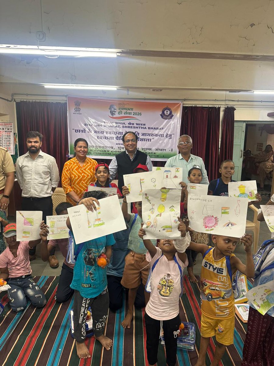 mumbaicus1's tweet image. Under Swachhta Campaign, Mumbai Customs Zone–I installed a drinking water cooler &amp;amp; distributed kits to children at Children’s Aid Society, Dongri. Painting kits were also given to cancer patients’ kids at Dr. Ernest Borges Memorial Home, Bandra. #CommittedToCleanliness #Welfare
