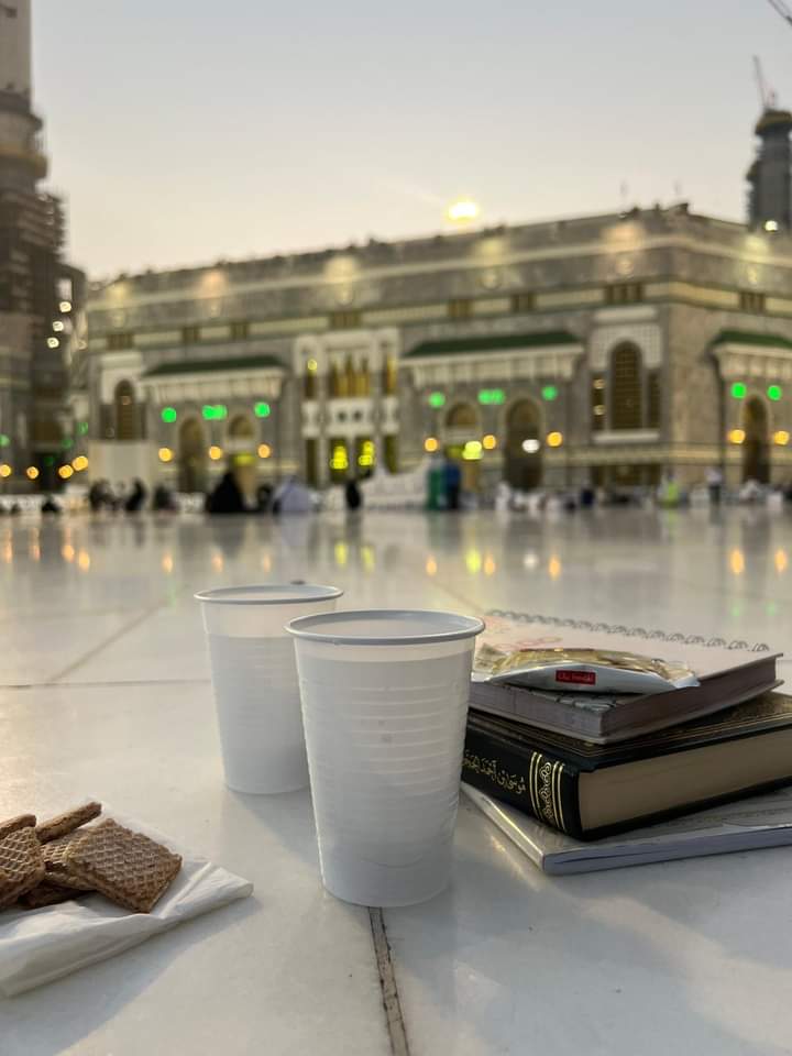 يارب ليس عليك بعزيز 
أن ترزقنا بجلسه هنا برفقه من نحب