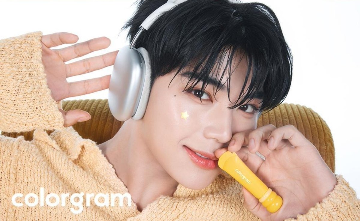 He looks so good 😭😭😭 i surrender 🏳️‍🏳️‍🏳️‍🏳️‍🏳️‍🏳️‍