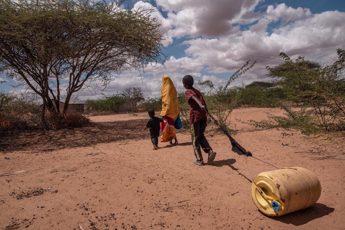 SaveChildren_KE's tweet photo. In drought-affected counties, school attendance drops as families face hunger, water shortages, and loss of livelihoods.

Children miss lessons. Some never return. Approximately 1.9 million children of primary school age (6-13 years old) are at risk of dropping out, in addition to 1.13 million who are out of school across the country.

Some children spend hours walking long distances to fetch water. Others migrate with their families in search of pasture, disrupting their education and exposing them to heightened protection risks, including child labour, early marriage, and exploitation.

Drought is not just an environmental emergency. It is a child rights crisis affecting education, health, and protection all at once.

Children should not be forced to choose between survival and schooling. They should not pay the price for a climate crisis they did not create.

While the crisis deepens, @SaveChildren_KE remains on the frontlines. We invite partners to join hands with us to safeguard children’s education, protection, and hope.
#ActNow #ProtectEducation #SupportChildren