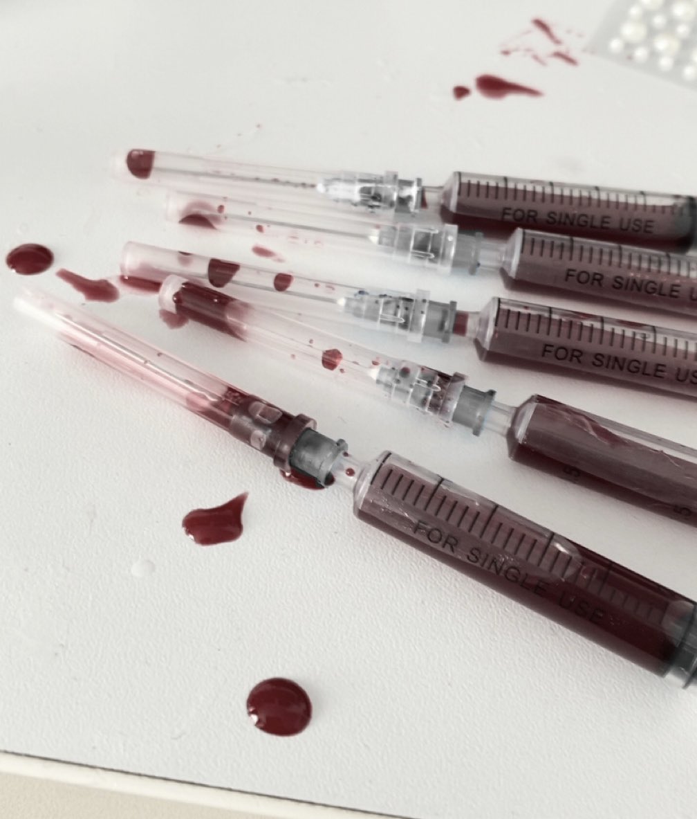 • always makes such a mess 
(⠀  ˃̶͈̀ロ˂̶͈́)੭ꠥ⁾⁾