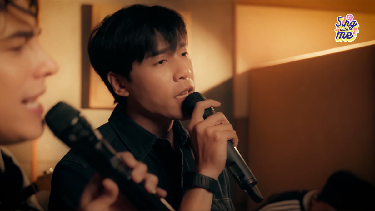 ใครทำพ่อผมอกหักนักหนา สิไห้แล้วนั่น