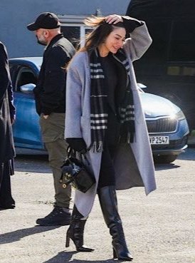 whether she's heartbroken or the happiest woman in the world, this diva never gives up on style🙂‍↕️

#DemetÖzdemir #NisanAkyol #EşrefRüya