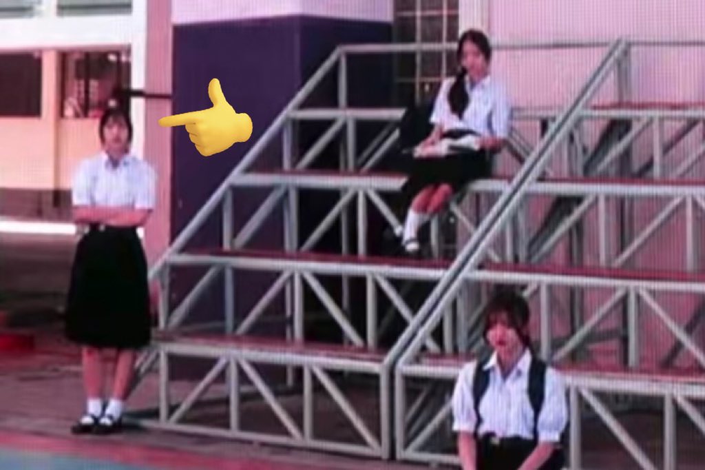 ฉากจบ Shock Me Girls EP1 พบนักแสดงยืนนิ่งหน้าตาคุ้นๆ ท่านหนึ่ง 🫢 ใช่แน่ๆ ไม่ผิดแน่ๆ 
.
#ShockMeGirlsTH #EmmyBNK48 #BNK48