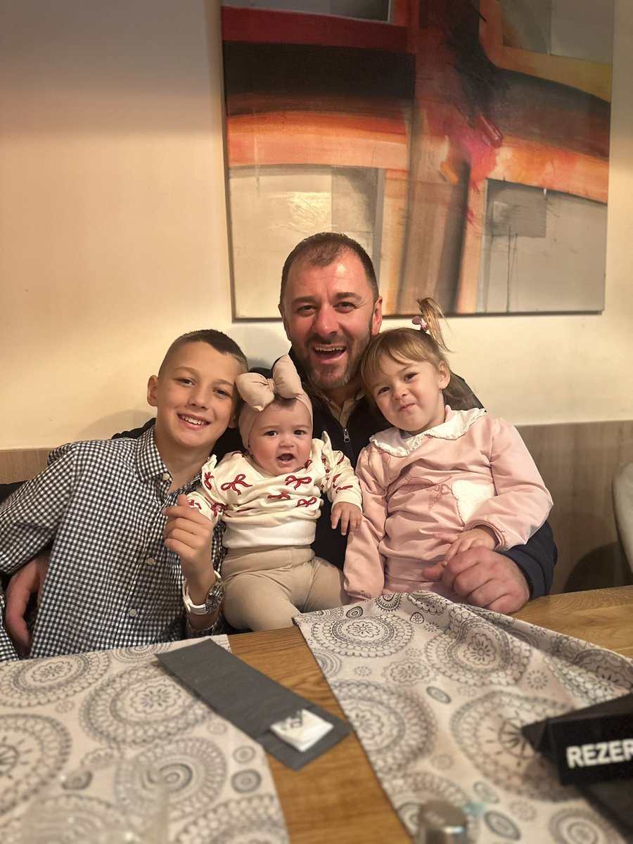 belivuk85's tweet photo. Мојој принцези Катји рођендан 🎂🥂🥳❤️🍀 https://t.co/gBfRwisf6Q