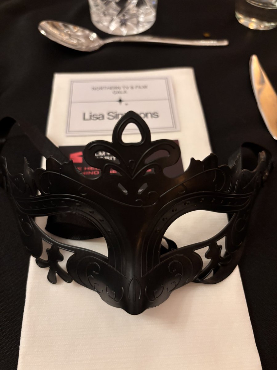 Ms.Simmo 🍸💃💙🥊 ⚽️ tweet media