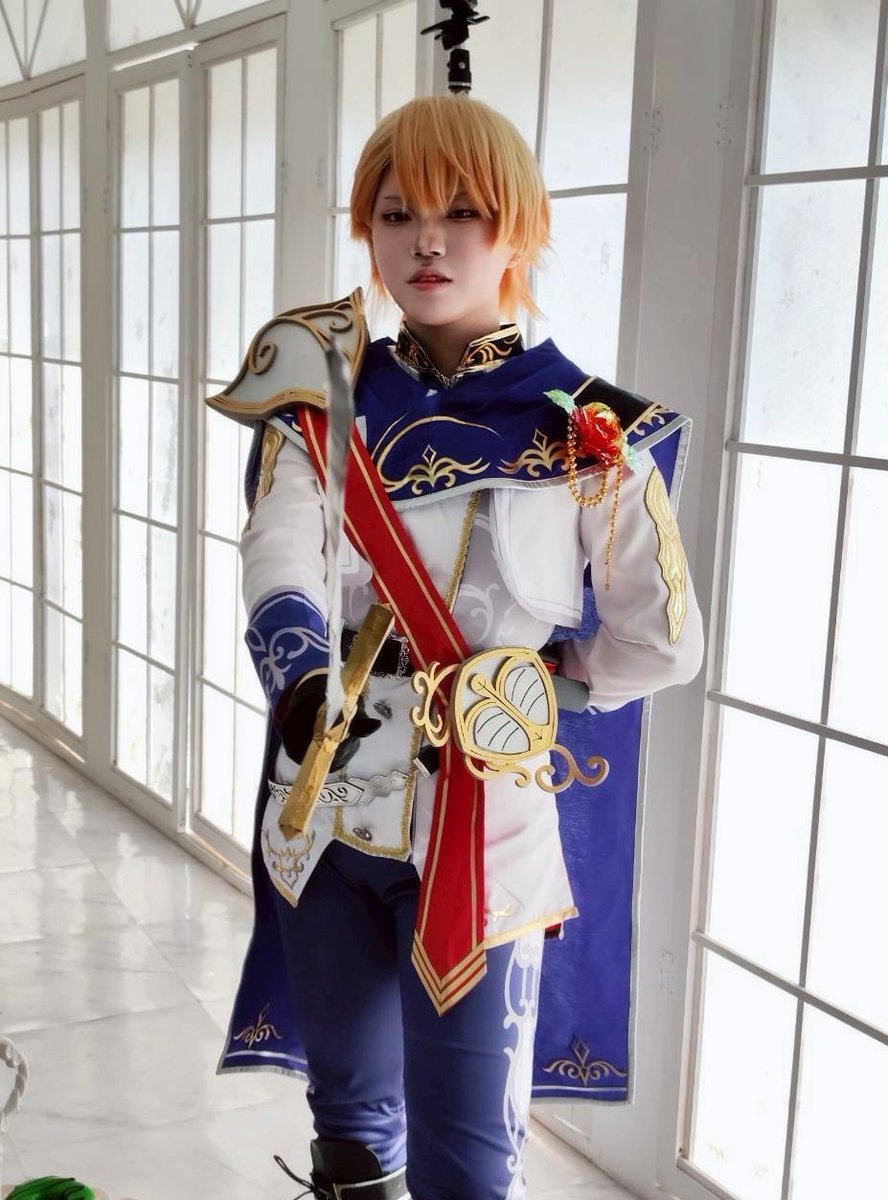 #0223ホワイトデー4バナー併せ 
 #prsk_cos 

タグ間違えてたので載せ直しすみませぬ😭🙏🏻
王冠があったのでるんるんしながら被ってる🌟とそーすけちゃん(<a href="/ponyo_suke_sk/">そ〰すヶ</a> )に撮ってもらった蔑んだ目をした🌟です