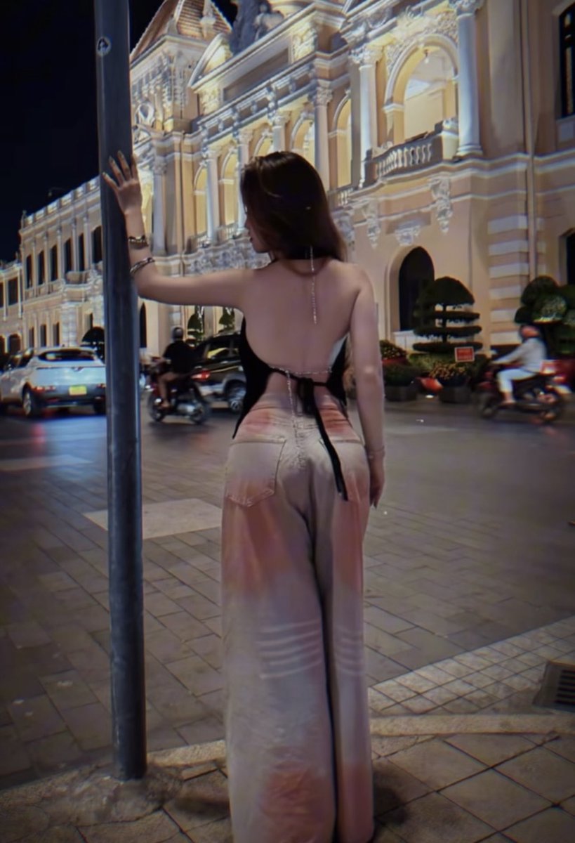 Ánh Thu tweet media