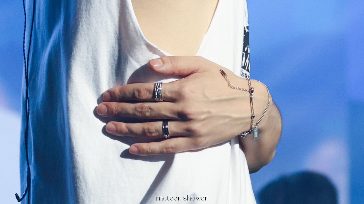 a_wish_for_vixx's tweet photo. 260222 2026 VIXX FAN CONCERT 'Case No. VIXX' 막콘   

육체미 소동

#빅스 #VIXX
@HSangHyuk #혁 #한상혁 
#Hyuk #HANSANGHYUK 
#VIXX_FAN_CONCERT #CaseNo_VIXX https://t.co/NuQ2N30SVV