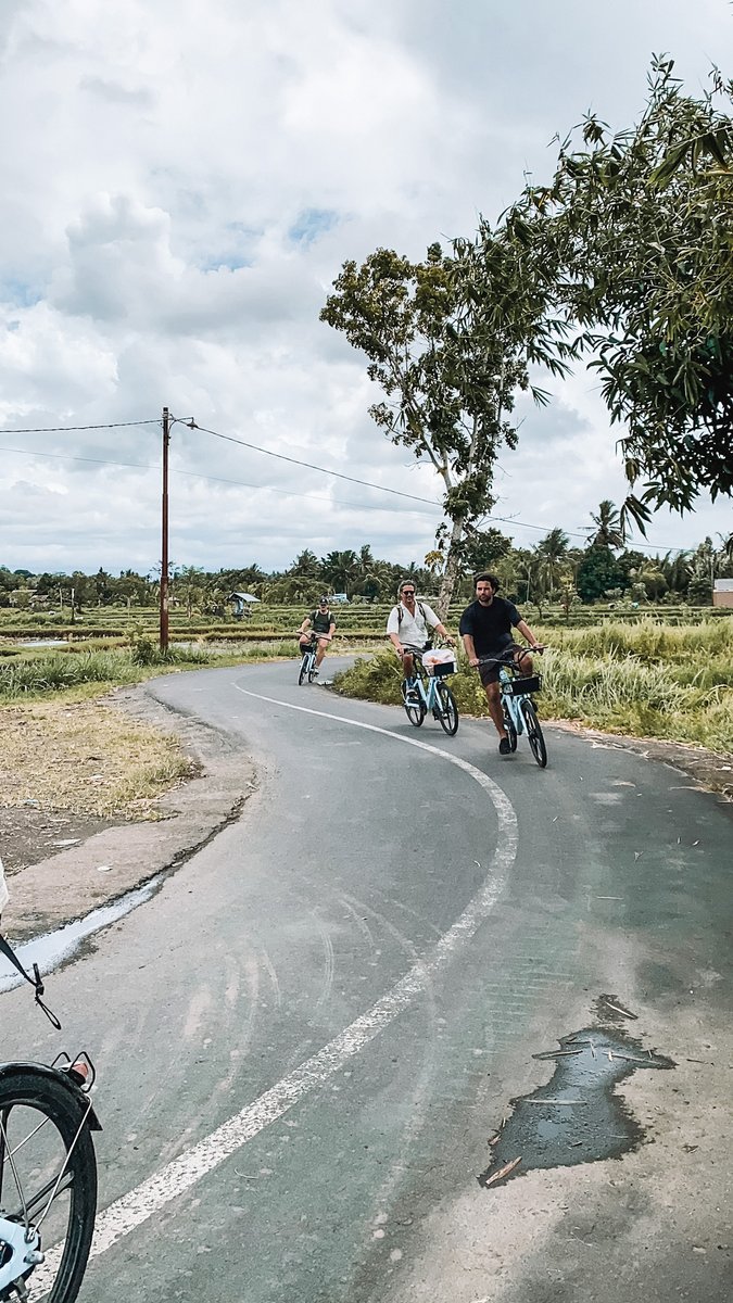 Today we discover Lombok. Lombok isn’t just another island,  it’s Indonesia’s authentic paradise with less crowd and more soul.  🌊🌿  It’s still wonderfully unexplored compared to Bali! 🇮🇩 

bajabikes.eu/en/lombok-bike… #BajaBikes #Lombok #biketour