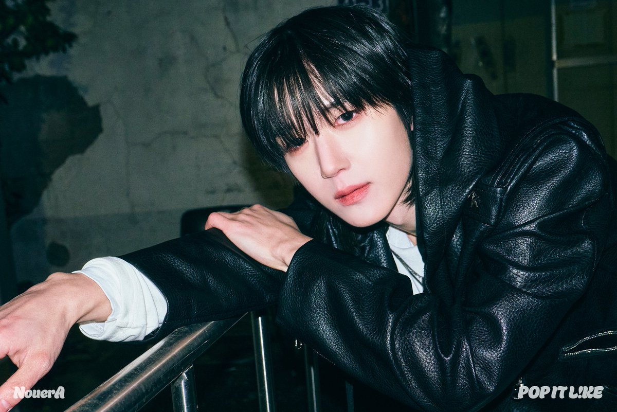 HIS LONG HAIR 😋😎