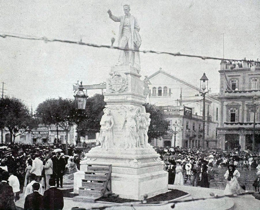 🇨🇺 El 24 de febrero de 1905: Es inaugurado el monumento a José Martí en el Parque Central de La Habana, con la presencia de Máximo Gómez. #MatancerosEnVictoria #CubaViveEnSuHistoria