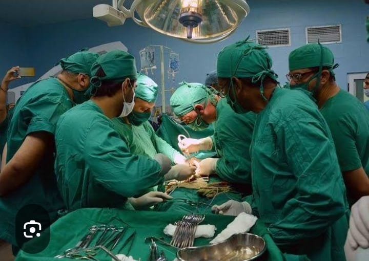 🇨🇺 El 24 de febrero de 1970: Se realiza en Cuba el primer trasplante renal. #CubaViveEnSuHistoria #CubaEsSalud #MatancerosEnVitoria