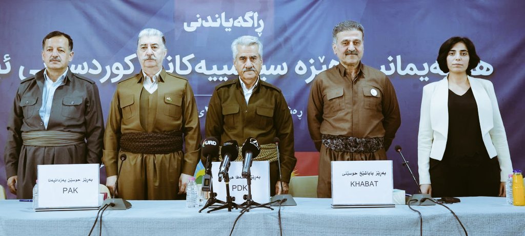 Mehdi_V313's tweet photo. آرزوی‌ تجزیه‌ ایران را به گور خواهید بُرد ؛ تمام https://t.co/YfAdl1BZAR