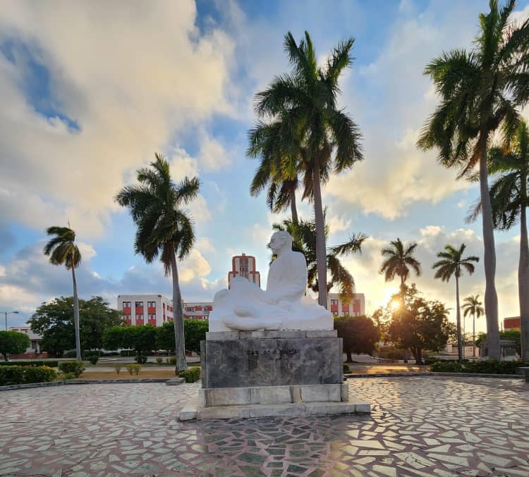 "¡99 años de nuestro HMC Carlos J Finlay! 
Cuna de la medicina militar cubana, un legado de ciencia y humanidad que se renueva cada día. Cada vida salvada, una victoria colectiva.