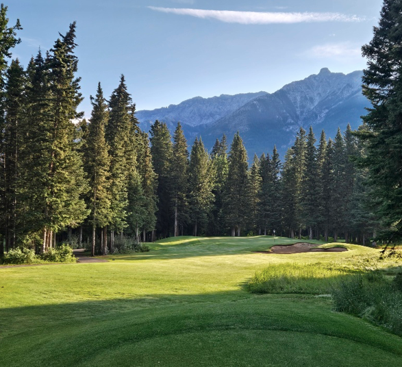 cdngolftraveler's tweet photo. Golf in Banff-Canmore can be pricey. A cost-friendly option is Canmore Golf &amp; Curling Club, offering many of the mountain golf experiences found at its high-profile neighbours—alpine vistas, a meandering glacial river—at about half the cost. My report: https://t.co/RA7EOutdzH https://t.co/xFIkm1bD9t