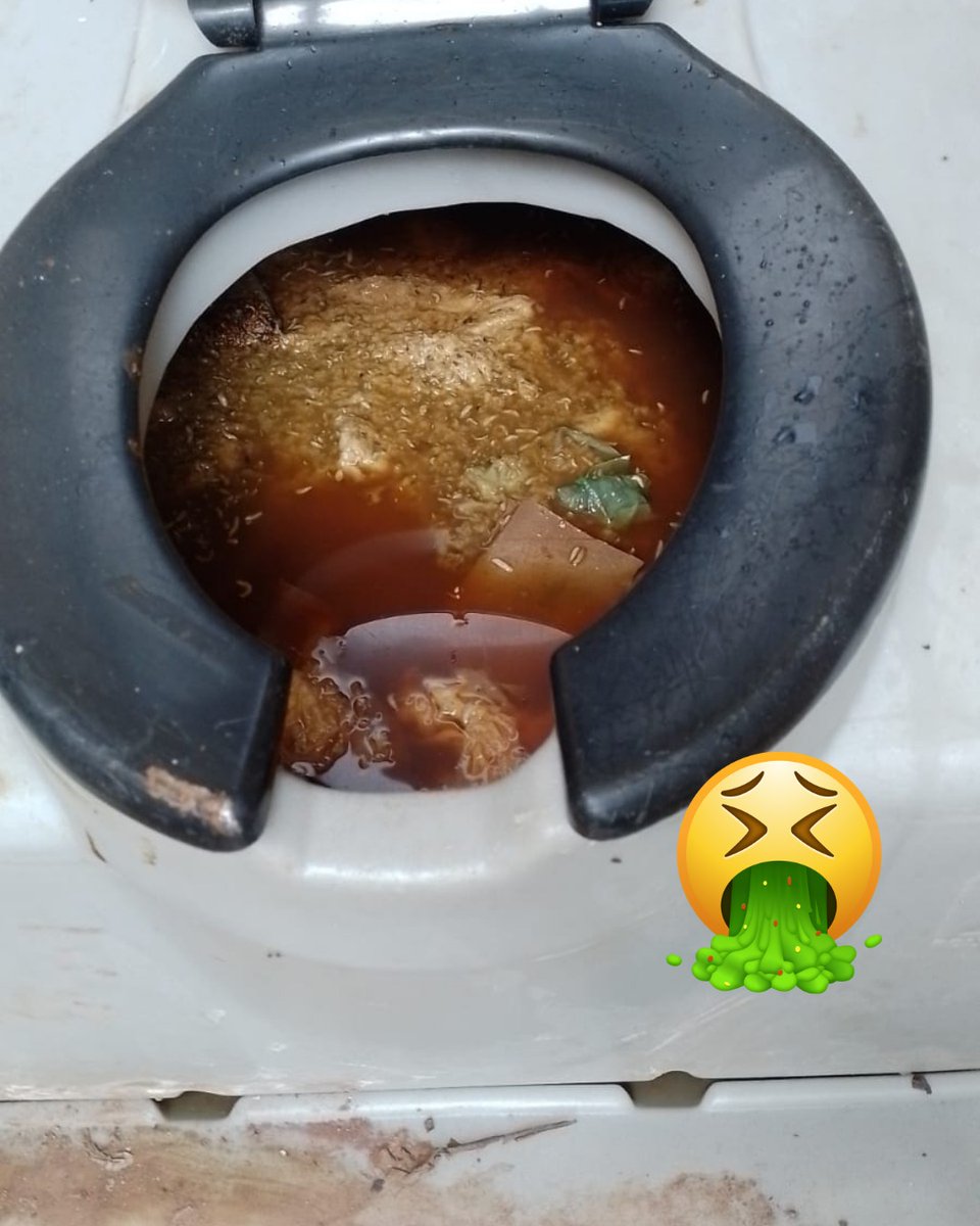 Portucan_'s tweet photo. La peor pesadilla de entrar a un baño portátil descuidado… ¡Por SUERTE en Portucan nos encargamos de que esto NO SUCEDA
 ¡Contáctanos  al 6165-3156!  #tanqueseptico #aguasnegras https://t.co/yP9GcUXqyl