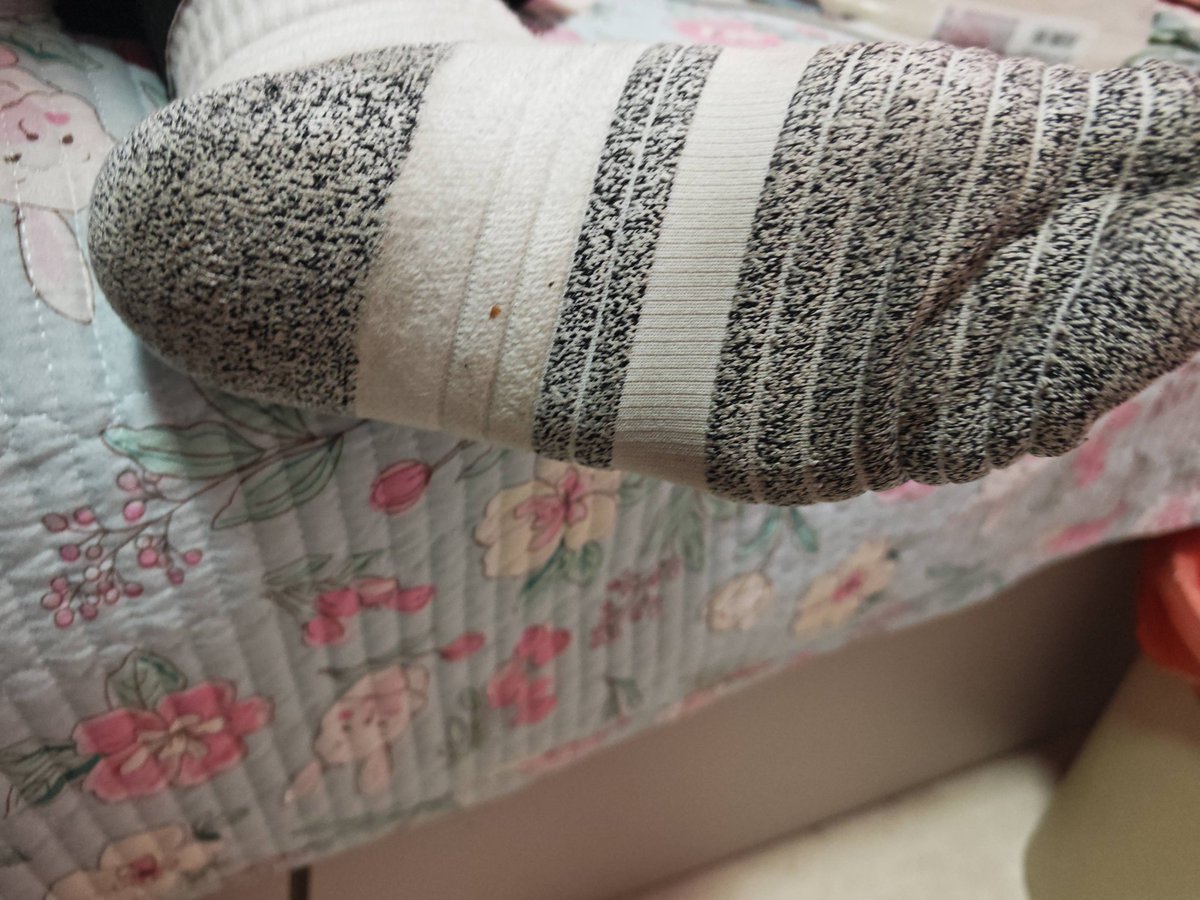 wngjny144510972's tweet photo. 转发加点赞里抽一个，元宵节开奖 https://t.co/v2v3G0xtjn