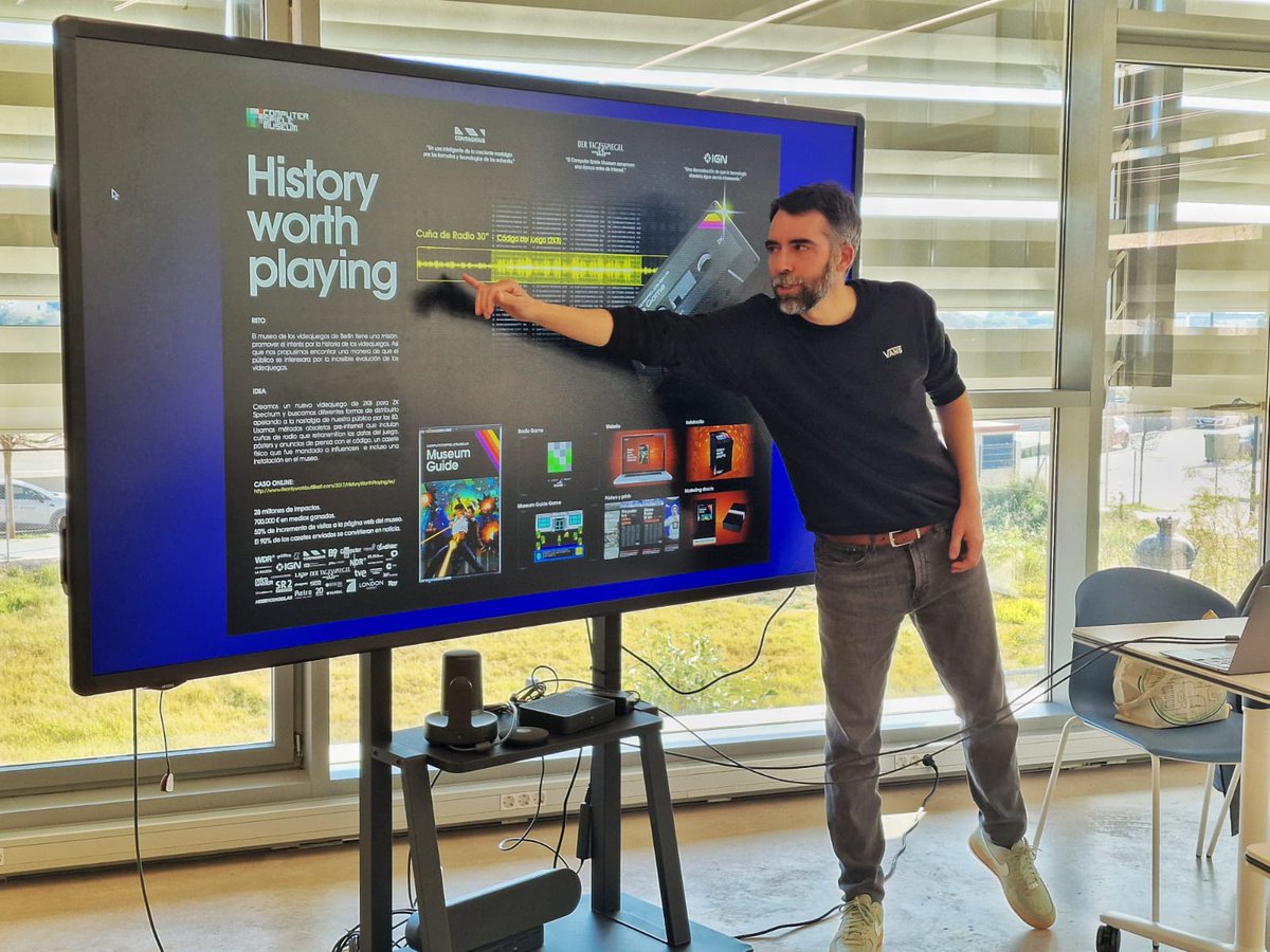 vlciconnect's tweet image. Ayer arrancó en La Harinera el curso «Metaverso, Web3 y Experiencias Inmersivas», una formación diseñada para abrir las puertas del metaverso y las tecnologías inmersivas desde una perspectiva real, práctica y conectada con el presente. 🚀✨

#ValènciaInnovationCapital #Metaverso