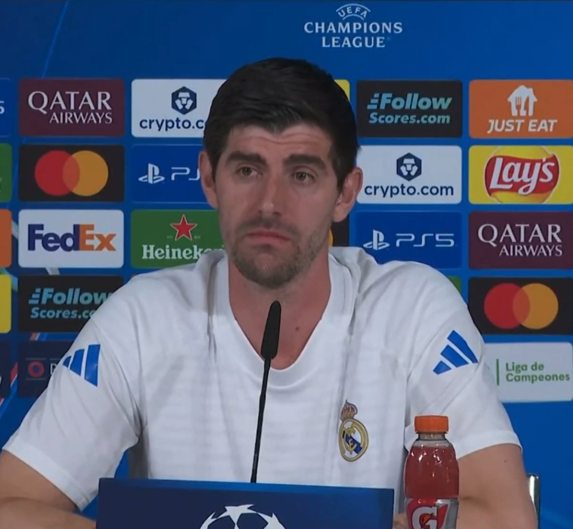 LaLigaBR's tweet photo. 🎙️Courtois: 

"Mourinho me decepcionou. Ele usou a comemoração do Vinícius contra o Benfica.

Vinícius não fez nada de errado. Ele comemorou o gol como muitos adversários comemoram os gols que marcam contra nós.

Não se pode usar um suposto ato de racismo para justificar uma comemoração."