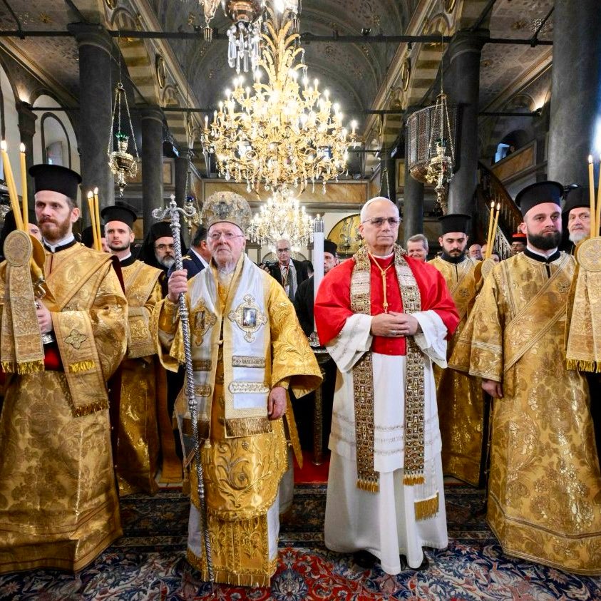 Two lungs of the same body. 

Pray for unity with our Orthodox brothers and sisters. 

Should we come to an agreement on the Filioque?

Would the Orthodox submit to the authority of the Pope?

The world wants us separated. But the gates of Hell will not prevail over our Church 🙏