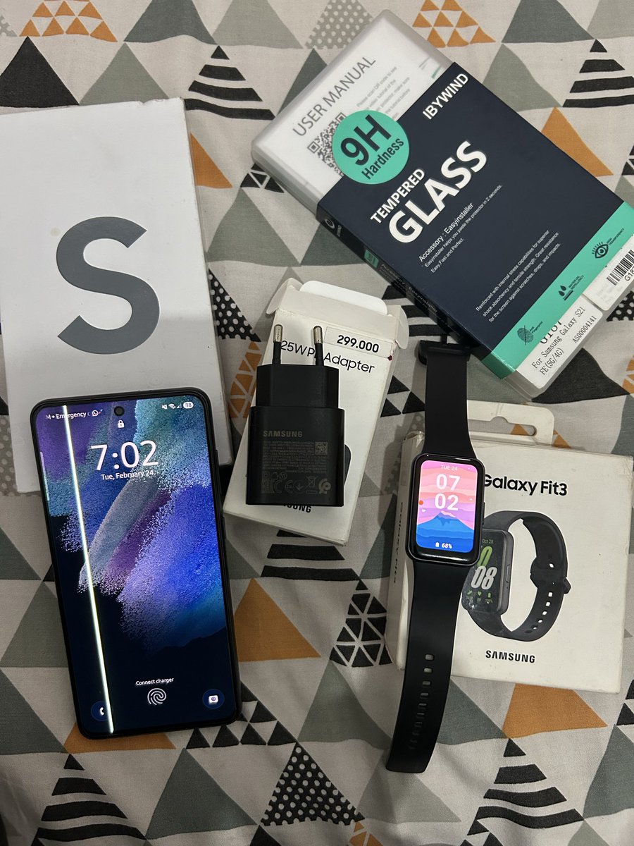 Wts Samsung Galaxy S21 FE 8/256 beserta perintilannya