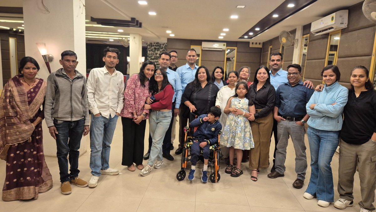 ManeeshMedia's tweet photo. All work and all play makes a successful and happy team!
We at Maneesh Media know how to work hard and then party even harder. The office dinner was a blast and the team got its own awards...

#Maneeshmedia #Jewelsofindia #celebration #TeamWork #TeamSuccess https://t.co/HVNOHcv6Vw