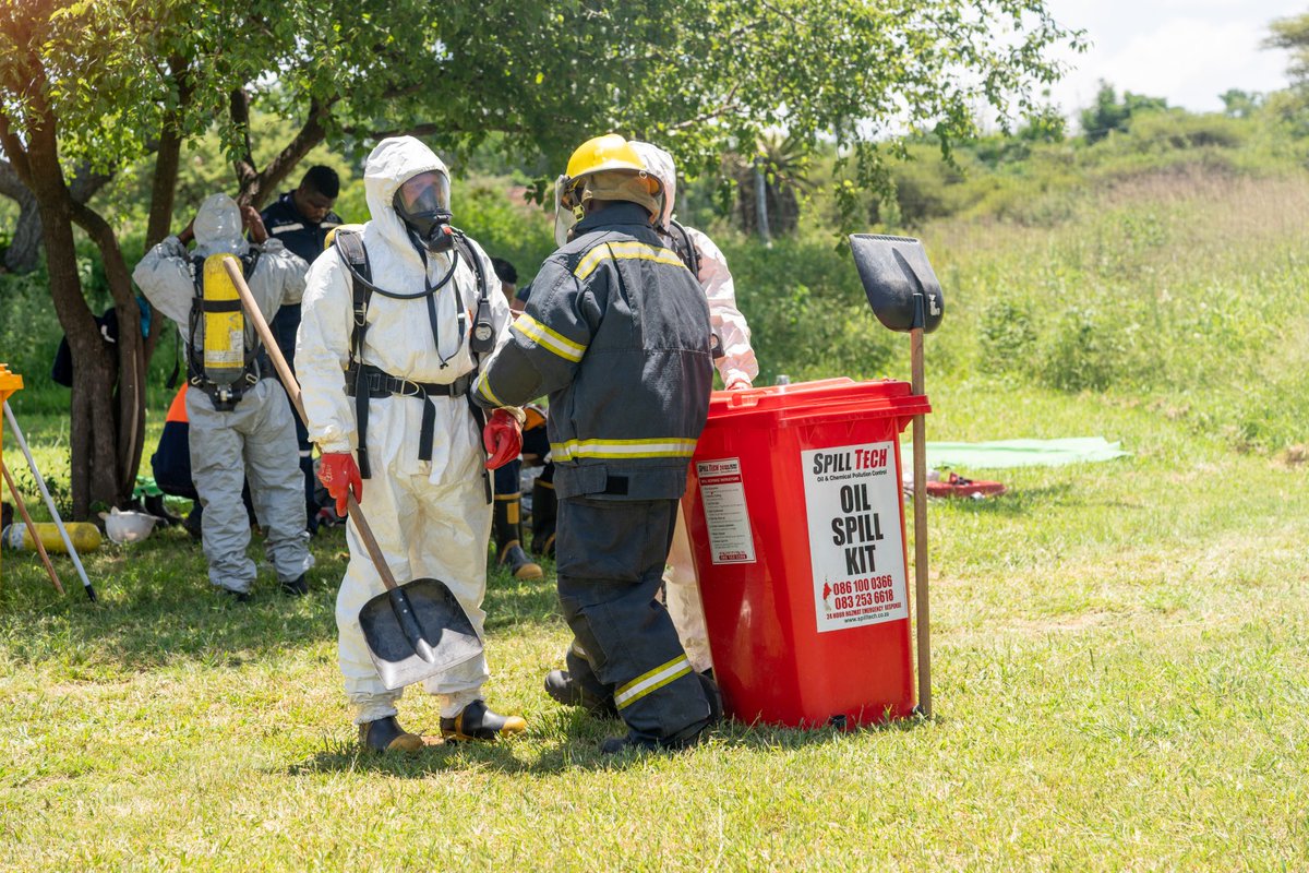 0861EMCARE's tweet image. NFPA Hazardous Materials Operations training completed at our Polokwane branch.

Defensive response.
Structured incident control.
Compliance-driven training.
HazMat environments demand competence — we train for it.
#EMCARE #Hazmat #NFPA #EmergencyResponse #Polokwane