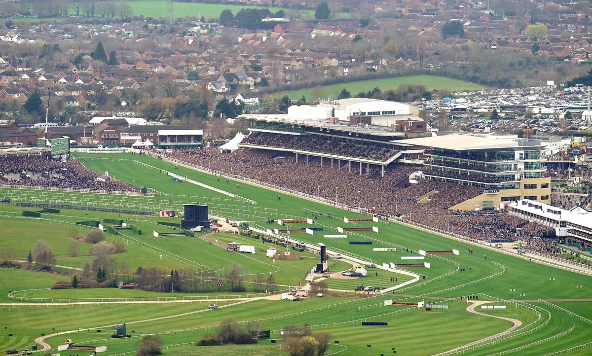 Racing TV tweet media