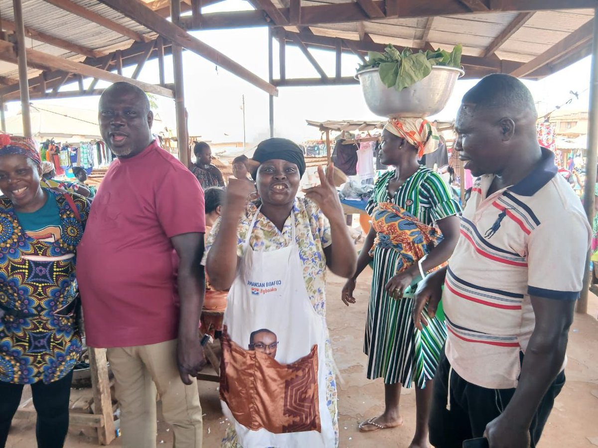 gboakogh's tweet photo. Uncontrollable jubilation erupted at the Bomaa Market today when a team sent by me announced to traders that the market will be paved next week to help prevent dust and mud.
We pray for grace to do more for our people.
#ChristIsTheReason https://t.co/KuNjplpWIH
