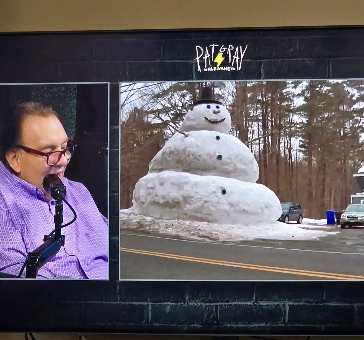 Zelda_LiLByrd10's tweet image. Who is bigger😅
#PutThatInYourPipe