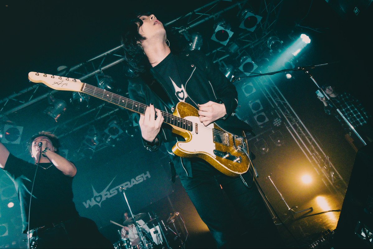 itsuki_guitar_1's tweet image. WORSTRUSH  Gt. support
名古屋ell. FITS ALL

久々のsomelifeとcrowsalive、それとカズキさんにも会えて！

前のバンドをyoutubeとかで見て、ライブハウスに会いに来てくれた子達とかいて嬉しかったよ〜！

次のWORSTRASH サポートは福岡3/8、3/9 2日間です

#WORSTRASH #supportguitar