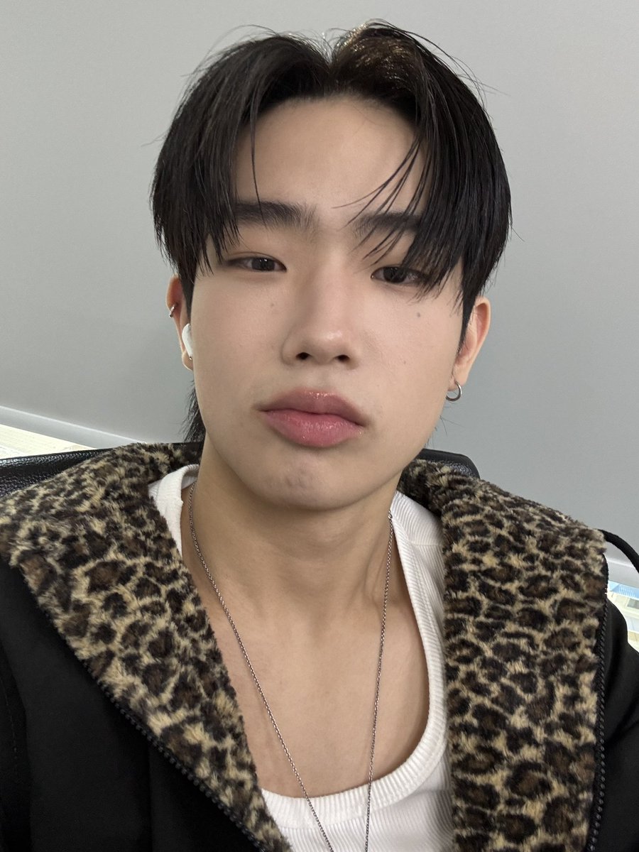 am i doing it right twin <a href="/marcthh/">MARC iZ</a>