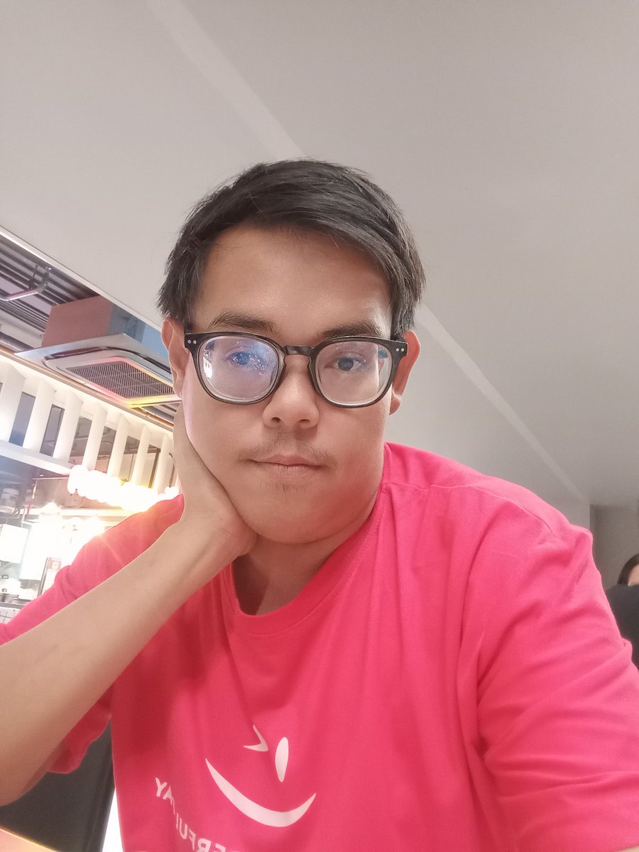 kvsdasifa's tweet photo. กรุงเทพ Bangkok สลม silom https://t.co/kgHLWUEz7p