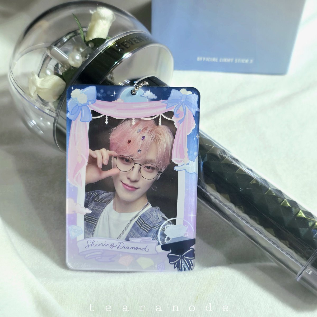 #wta 
— interest check
aku mau open pre-order cahol akrilik inspired by seventeen, adakah yang berminat? ☝🏼
kalau tertarik kindly drop @ for tag yaa ✨

like &amp; rt are appreciated ♡