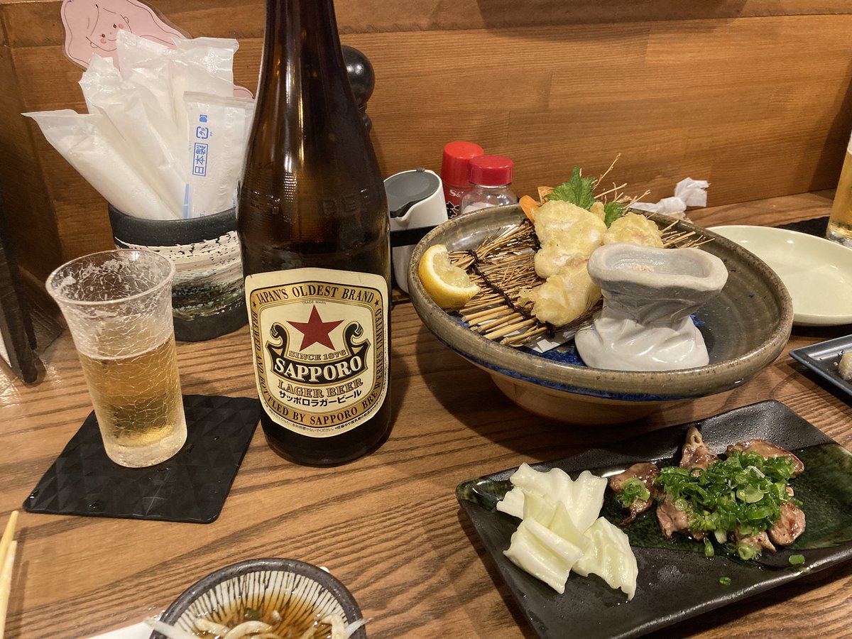 3月8日は宝塚音楽回廊
逆瀬川駅周辺の飲食店さんに多数のアーティストが出演します

僕が出演する、今治焼の玄さんで挨拶かねて飲んでます

どれも美味しい！
ほんで赤星ラガービール嬉しい！