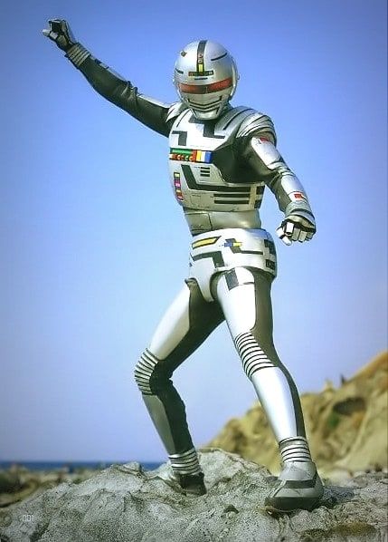 44years ago, he appeared in a shining silver metallic suit