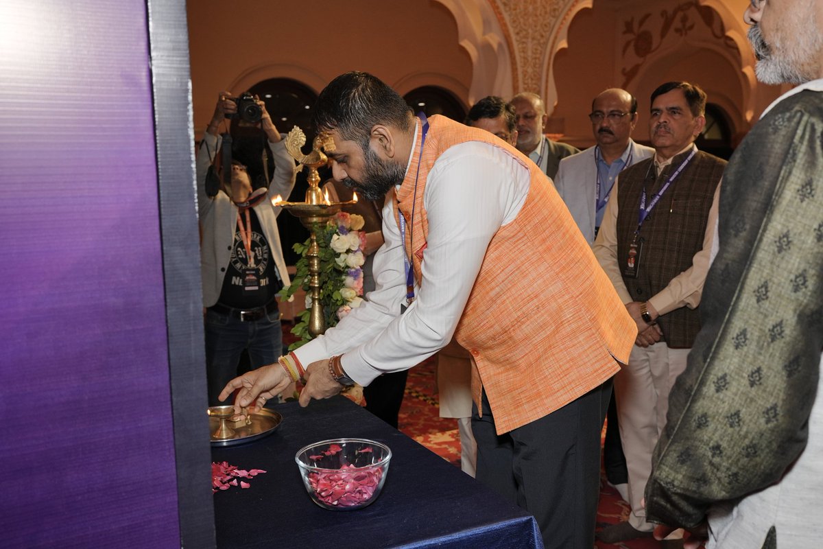 भारतीय - Siddhartha Rastogi tweet media