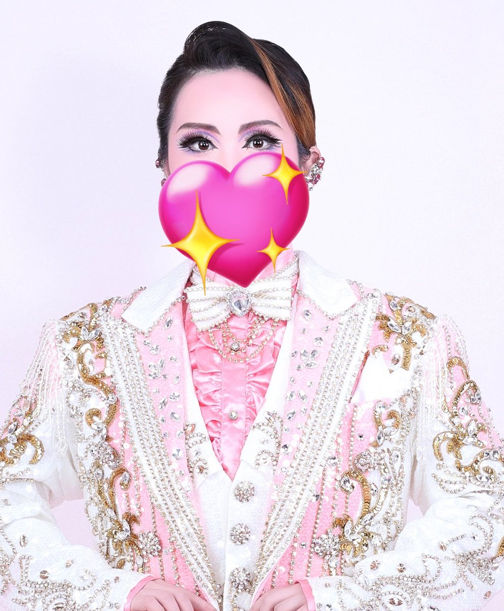 ステージスタジオ、一部の衣装は地毛でもやれるっぽいのでやってもらったんだけどいつもの髪とめちゃくちゃ印象変わってすごい、本当に🥰
あと店内でヅカ魔城の音楽流れててそれも最高だったナ…😋