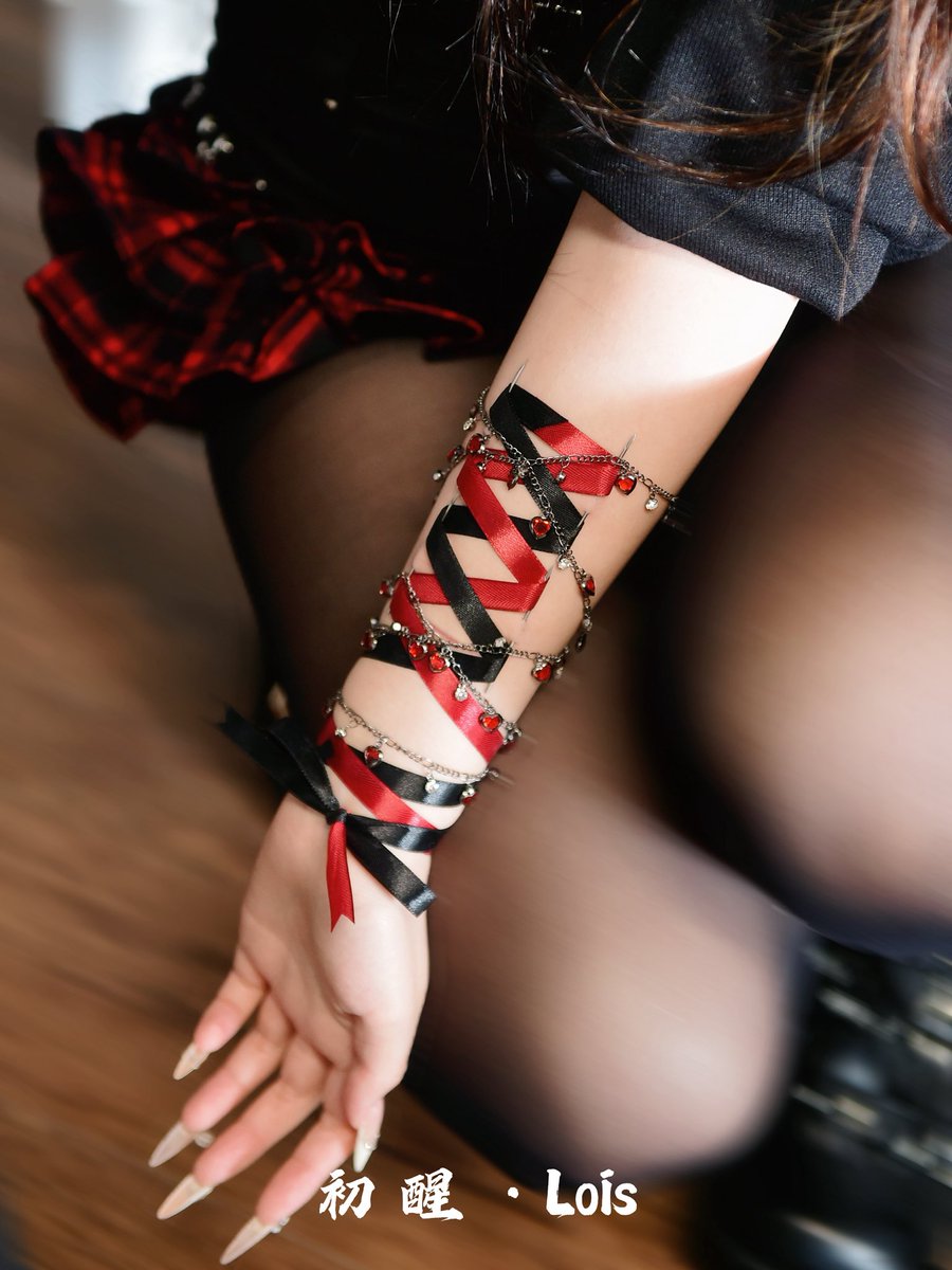 初醒·Lois tweet media