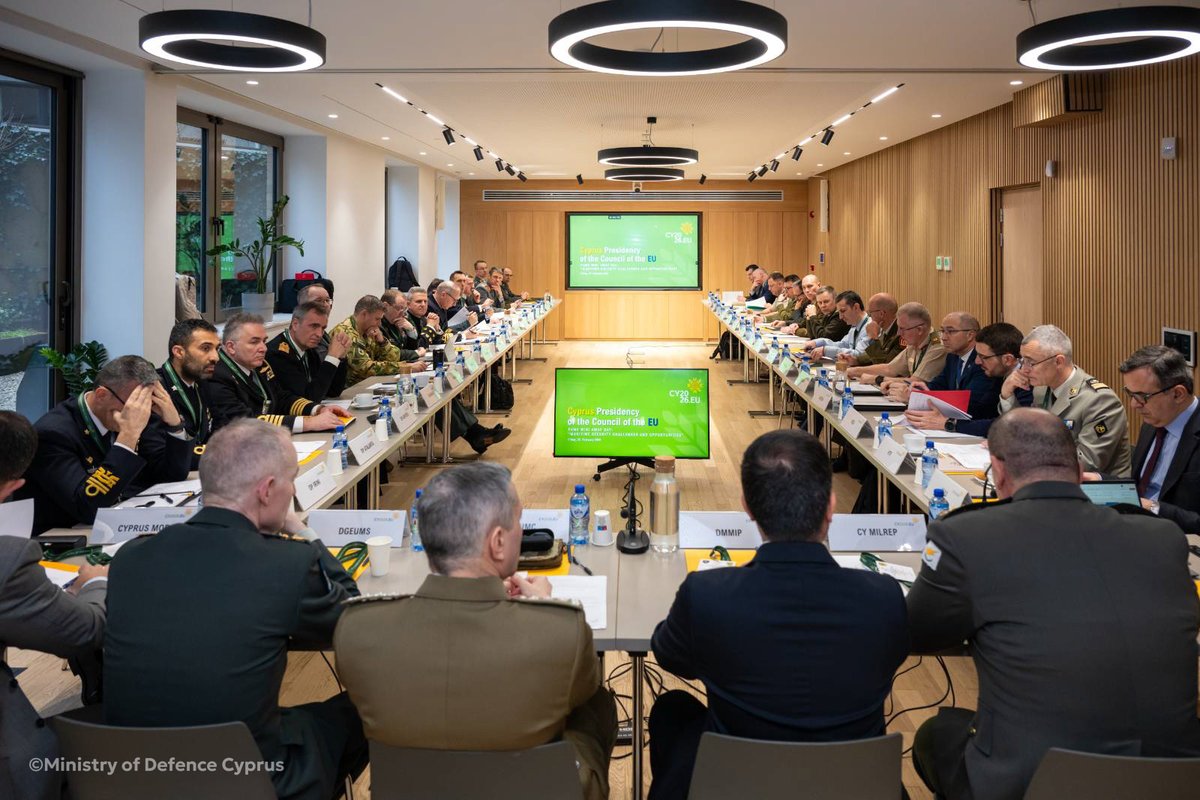 EUNAVFOR ASPIDES tweet media